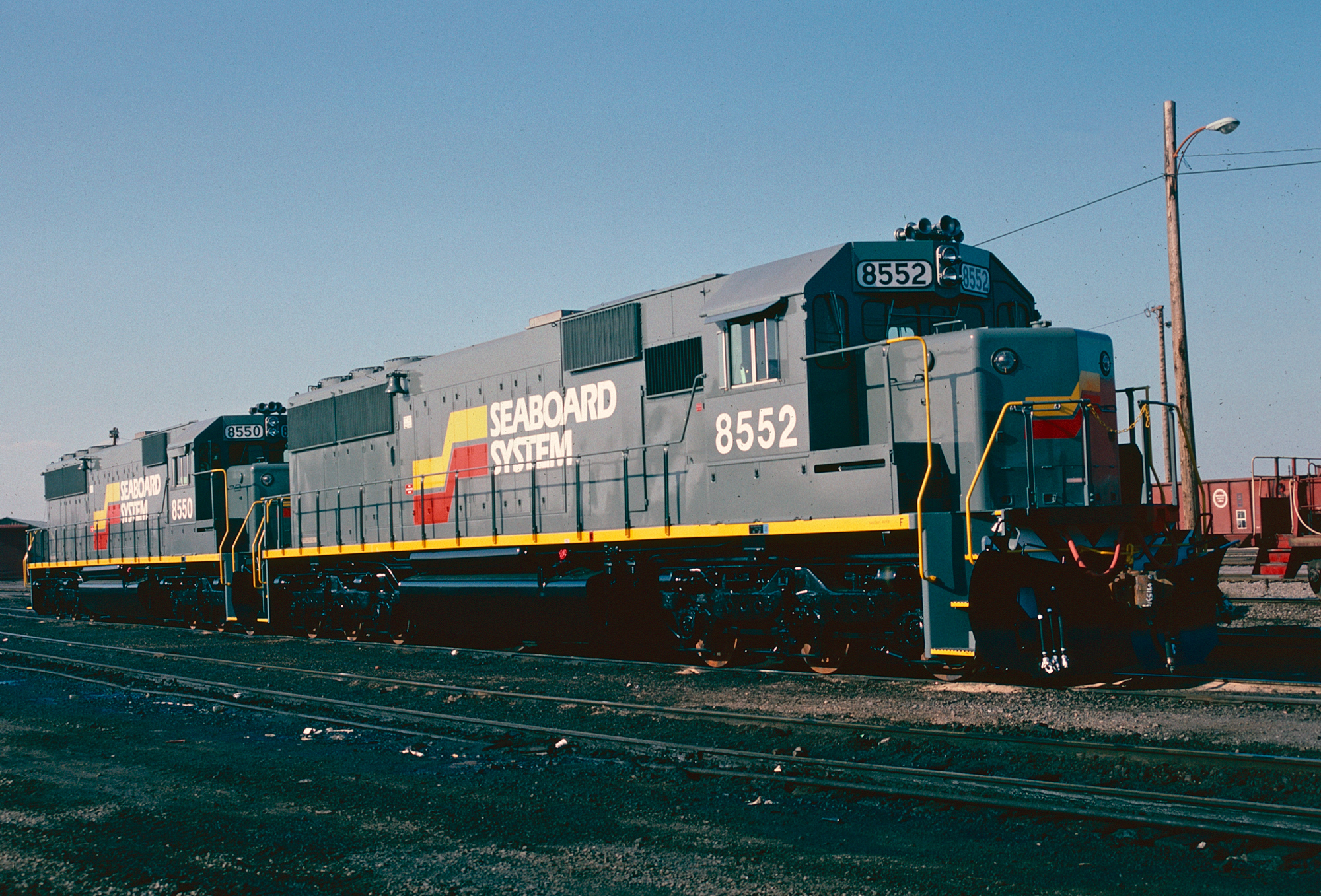 Seaboard System SD50 8552 in 1984 Original Railroad Slide 8550 NEW 
