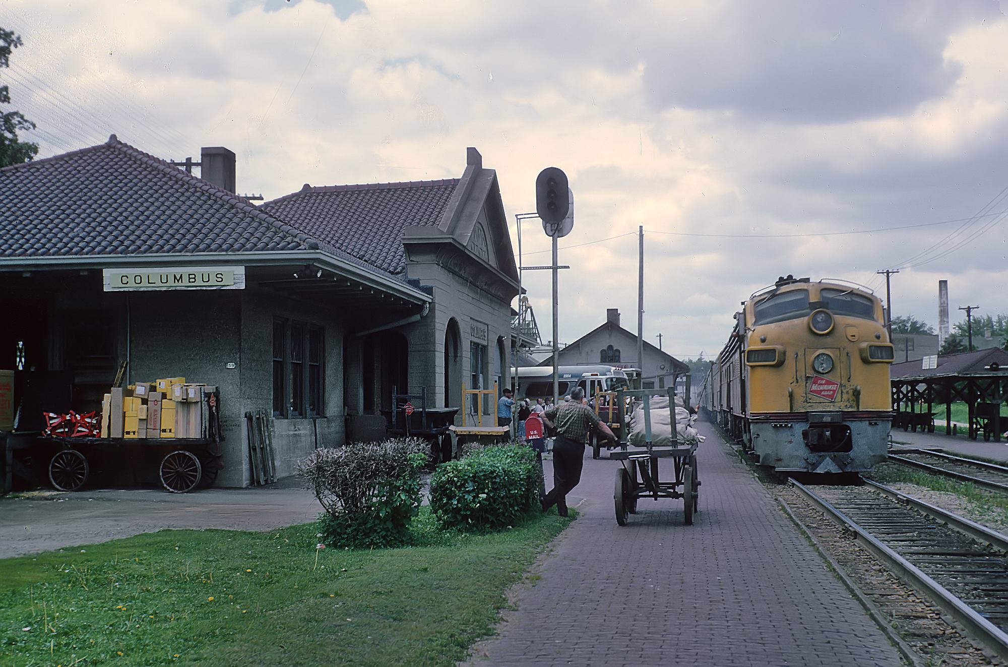 41644217_1987278901564037_4856023873218412544_n (1).jpg