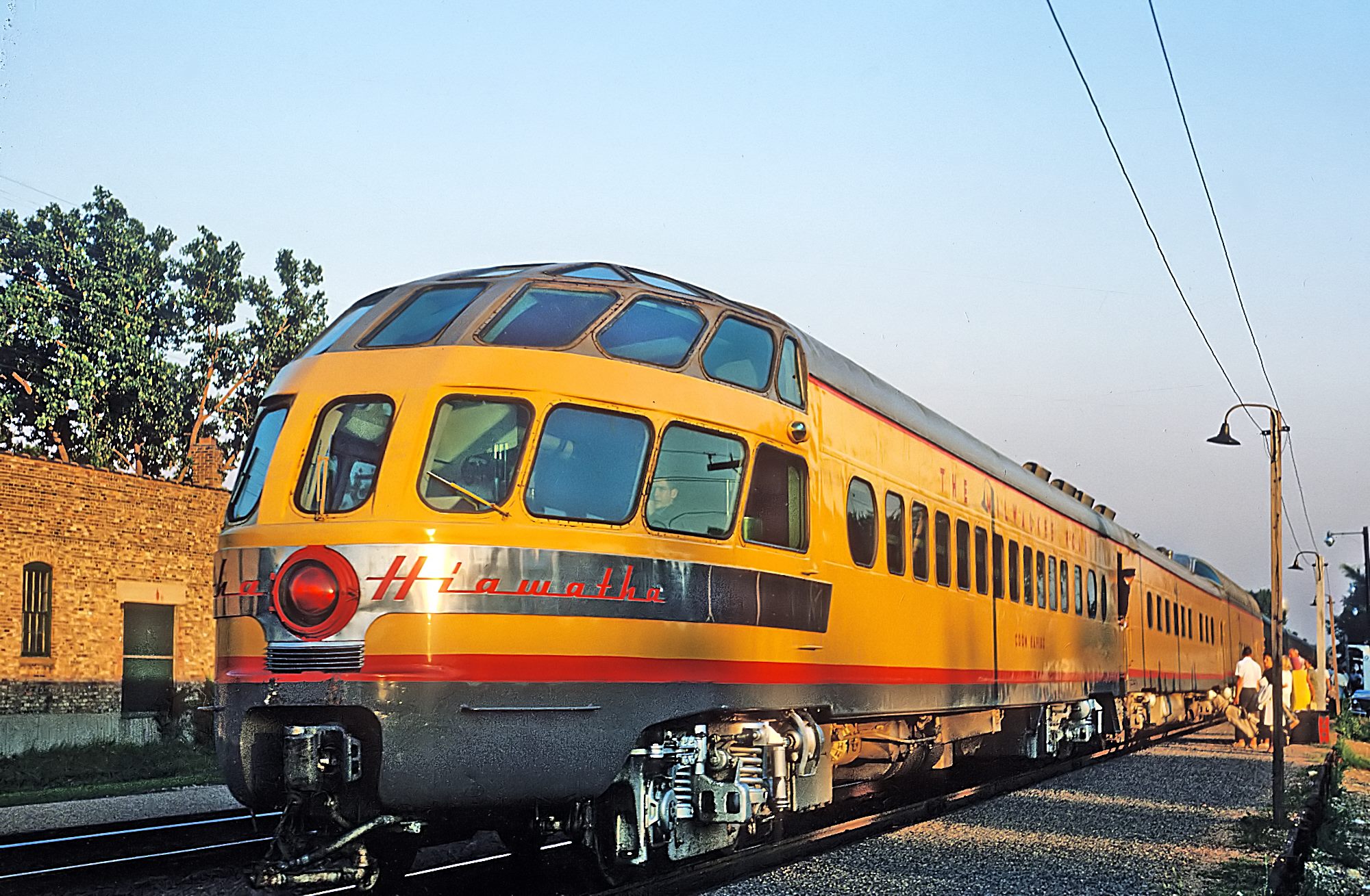 Milwaukee Road's "Hiawatha" (Train) Consist, 442, 464