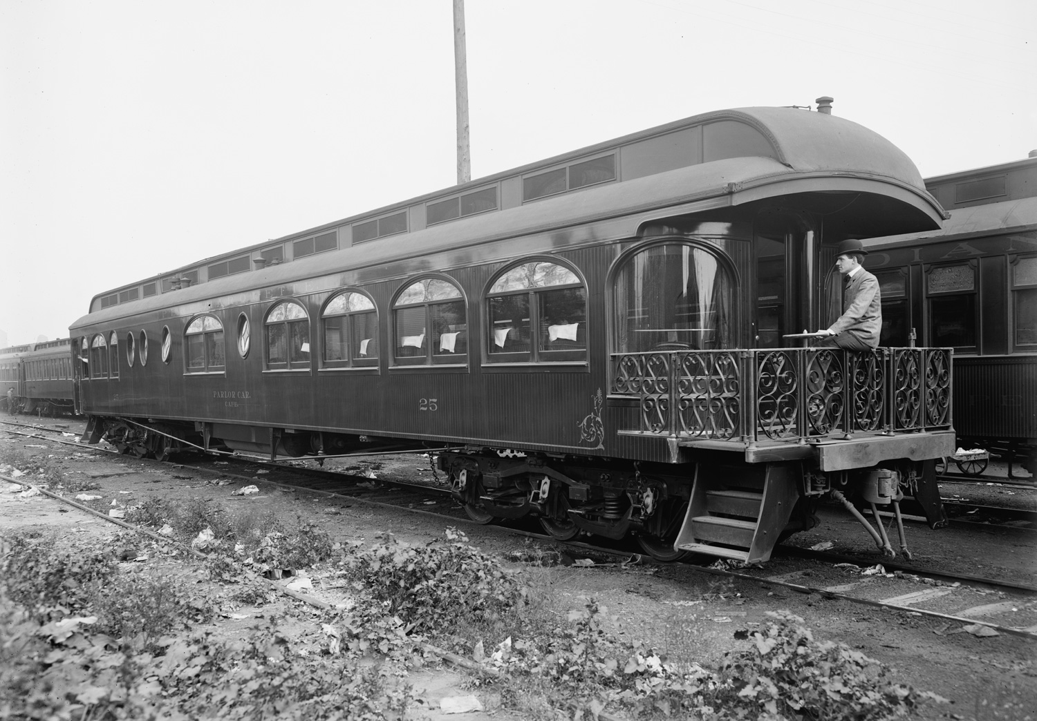 Passenger Train Cars (USA) History And Photos