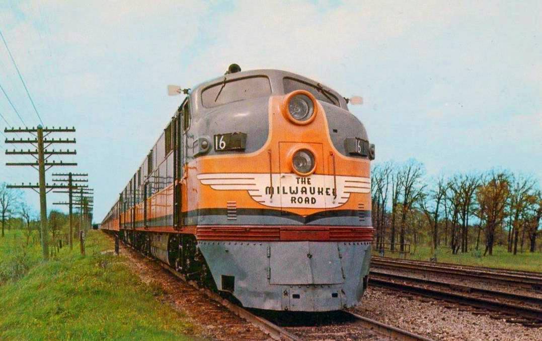 Milwaukee Road's "Hiawatha" (Train) Consist, 442, 464