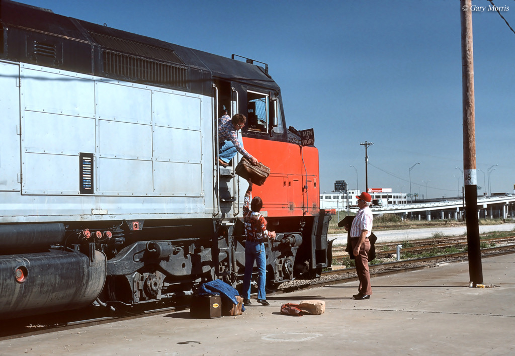 Railroad Brakeman Jobs, History, Salary & Hand Signals