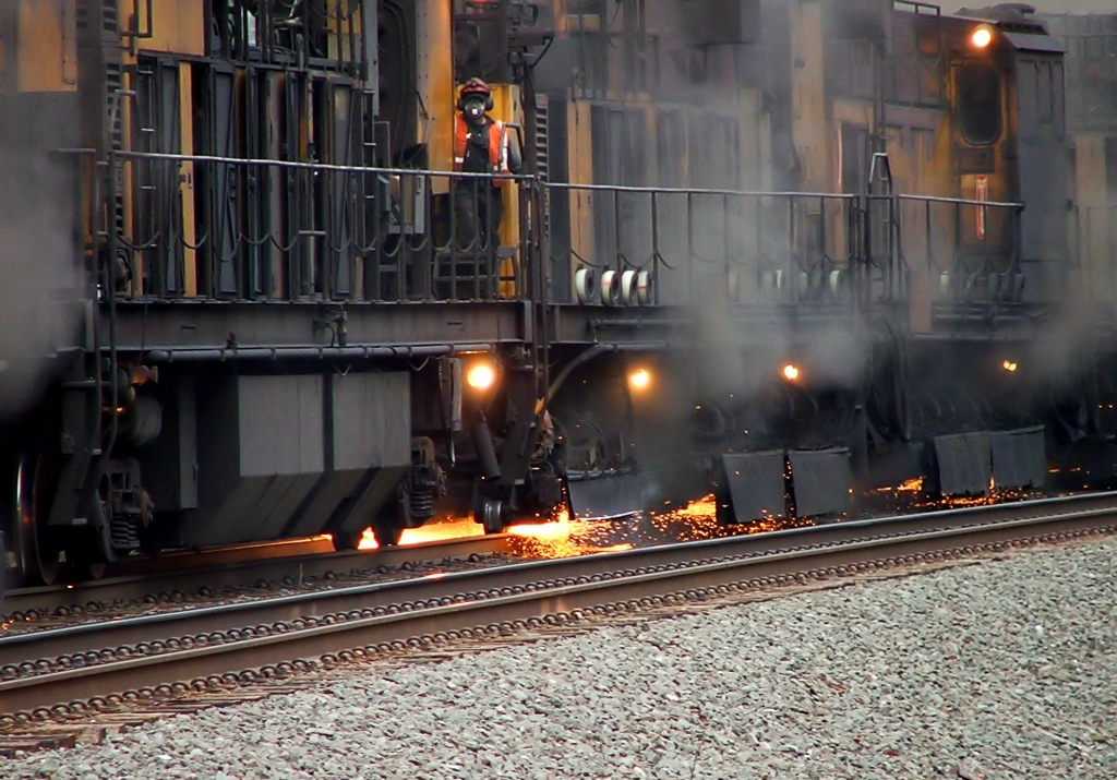 Rail Grinders (Train) Loram, Profile, Overviews