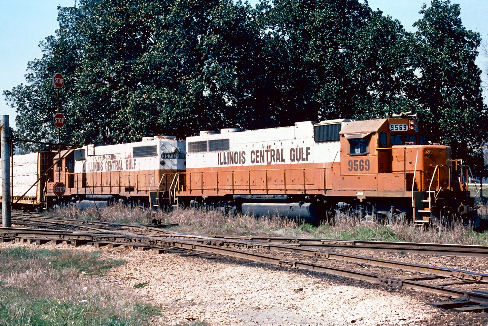 Illinois Central GP9 diesel locomotive train railroad postcard 
