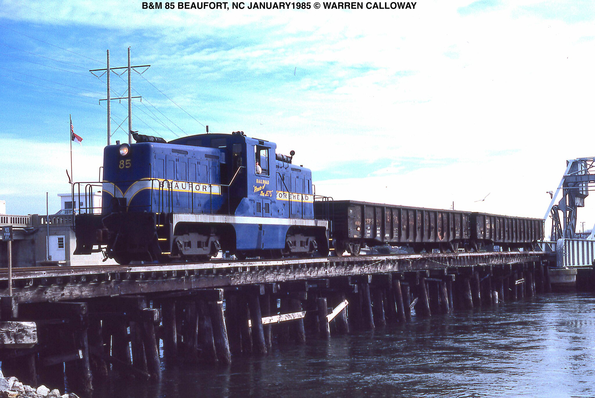 Gondola Car (Freight Trains) Photos, Dimensions, History