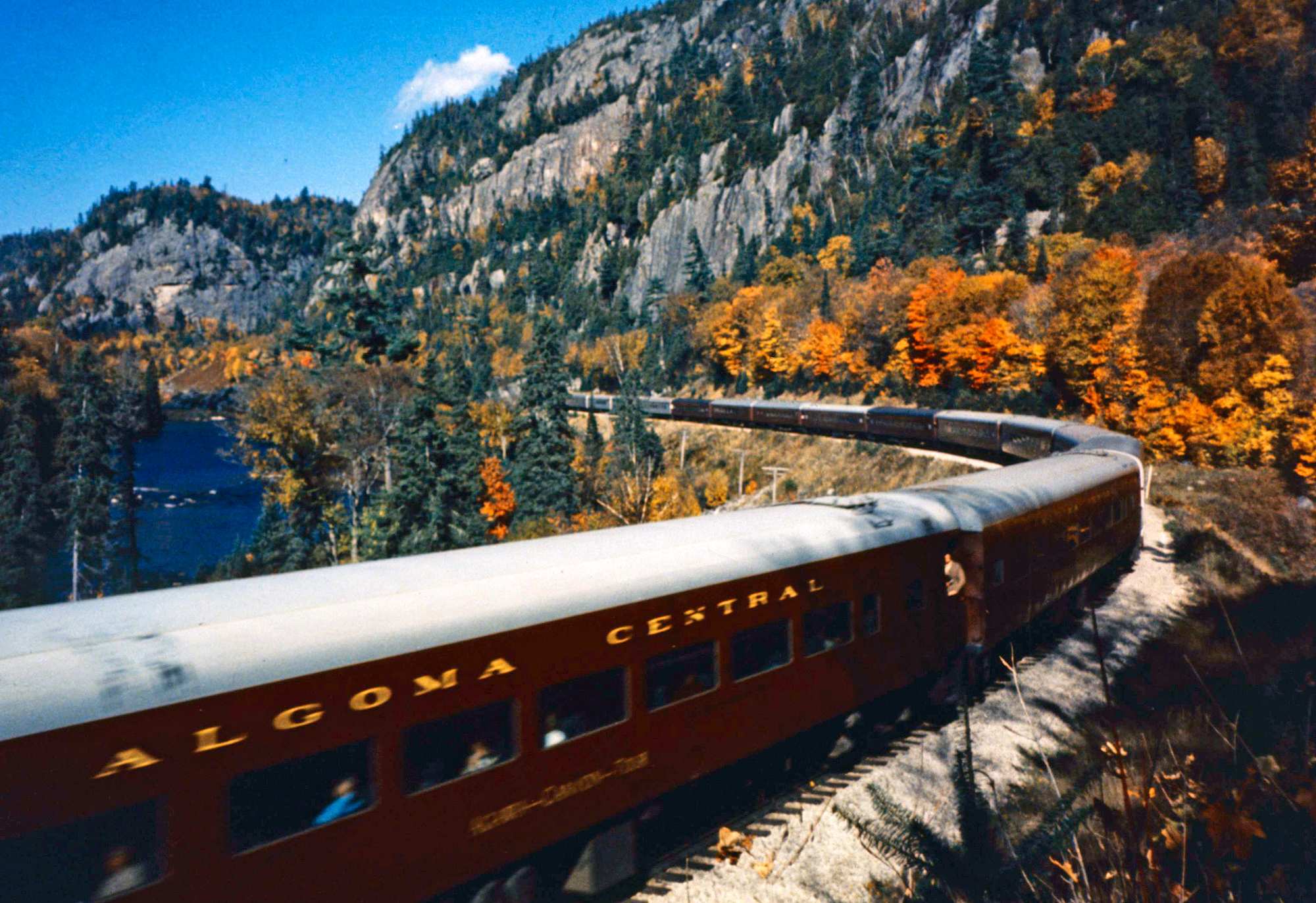 Fall Foliage Train Rides (2025) A Complete Guide