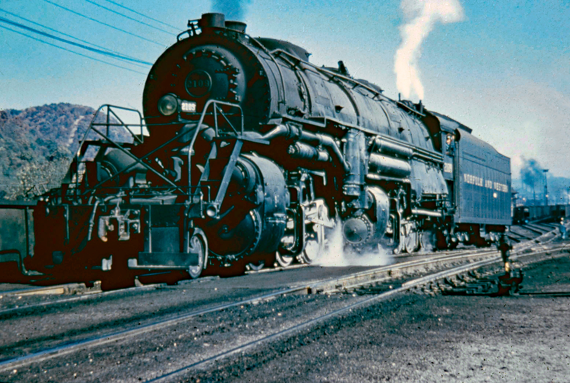 Norfolk & Western Y6b 2-8-8-2 w/ LocoSound