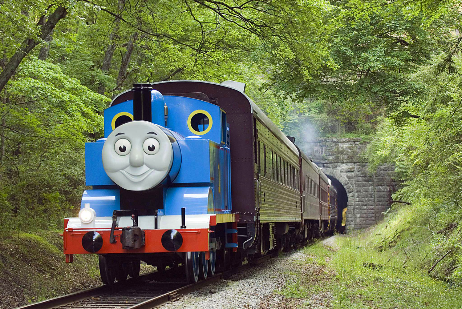 thomas the tank engine ride on train and track