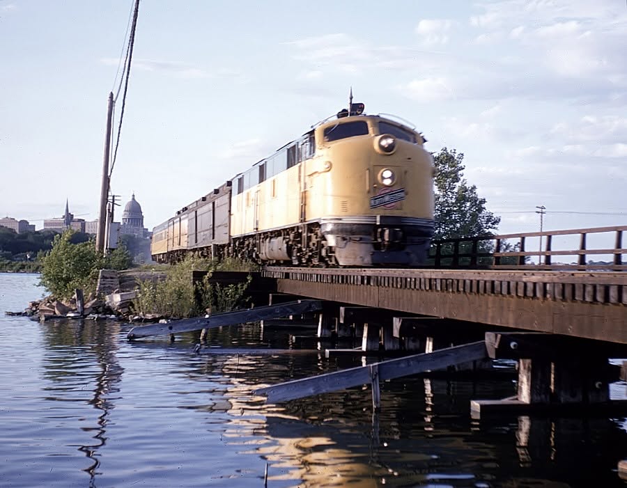 cnw-train519.jpg
