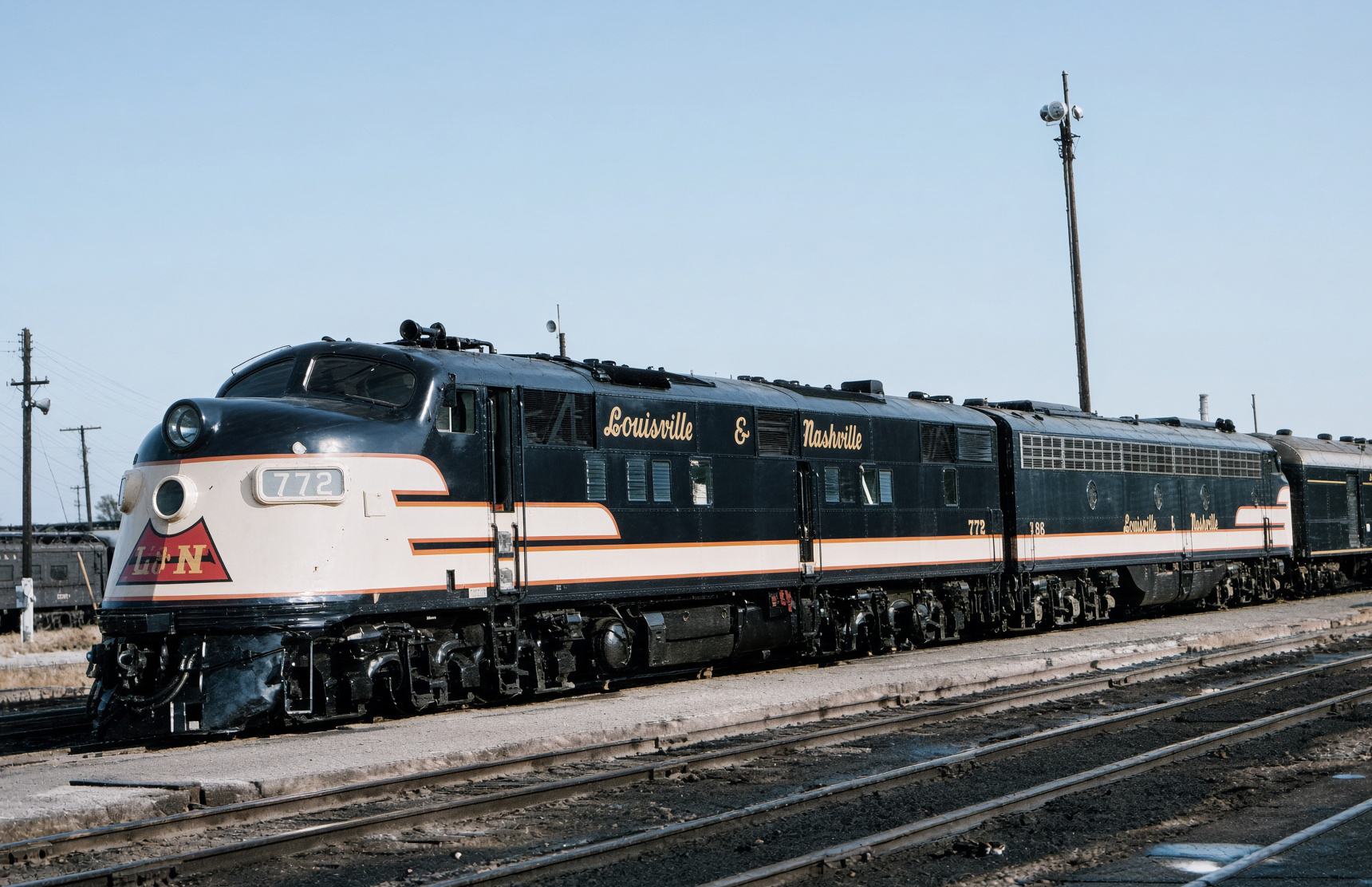 ln-e6-722-louisville.jpg