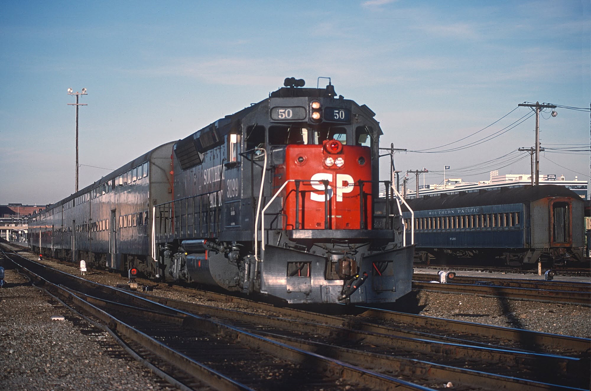 sp50-commuter-puta.jpg