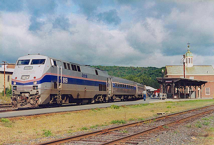 The "Vermonter" (Train) Amtrak's WashingtonMontreal Service