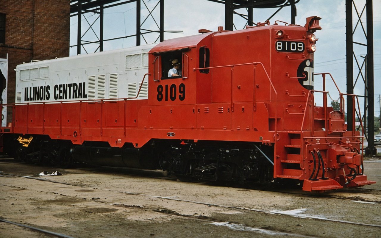 Illinois Central GP10 8109 at the Paducah Shops in 1967, the first locomotive completed in the rebuild program