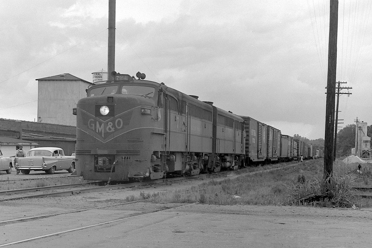 Gulf, Mobile and Ohio FA-1s led by 724 at New Albany, Mississippi, in May 1965