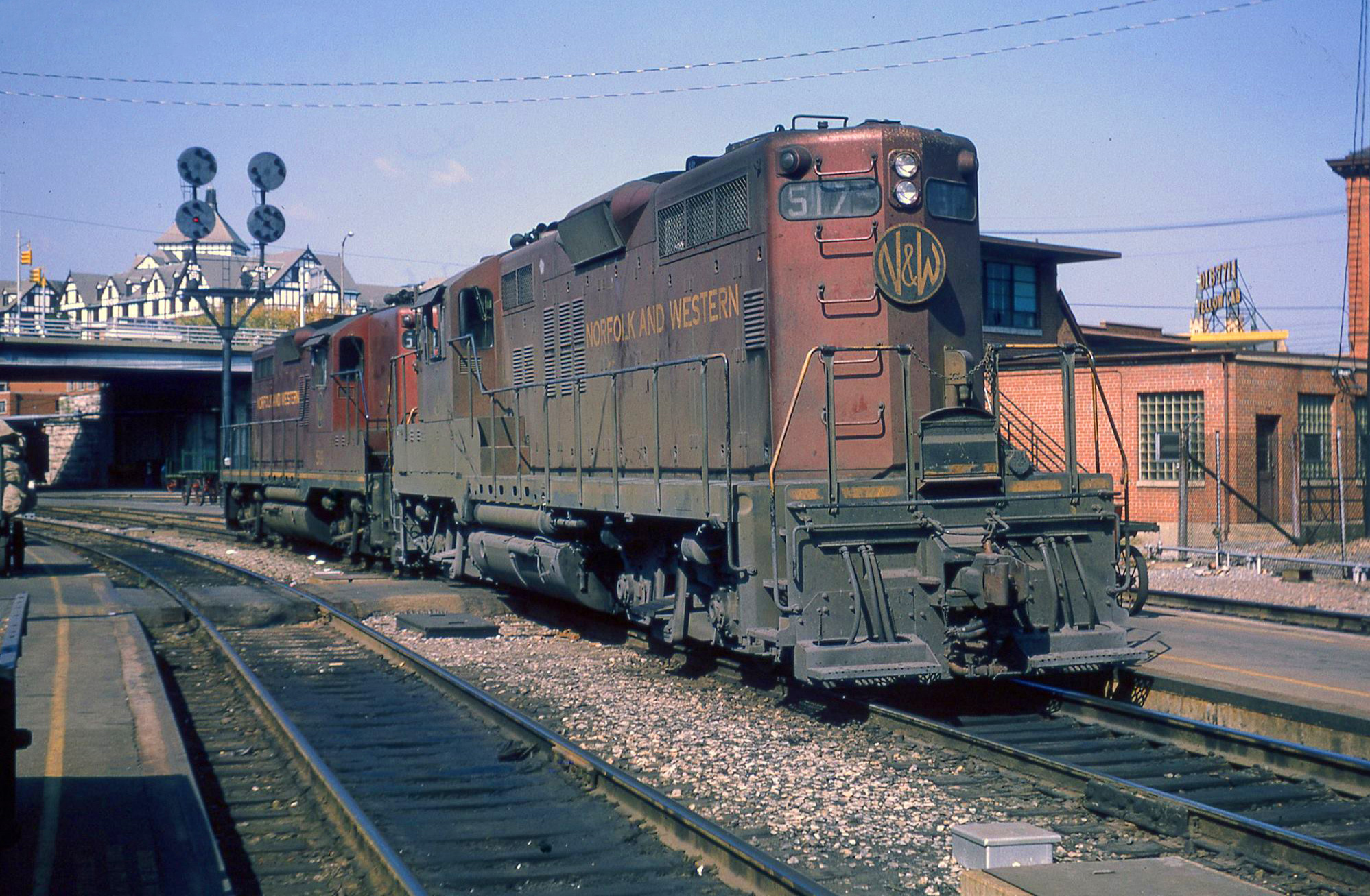 A pair of Norfolk and Western passenger GP9s at Roanoke, Virginia, in October 1965