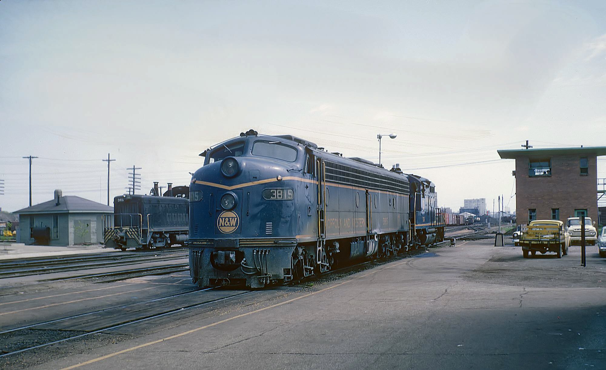 Norfolk and Western E8A No. 3815 and a Geep at WABIC Tower, Decatur, Illinois, in May 1966