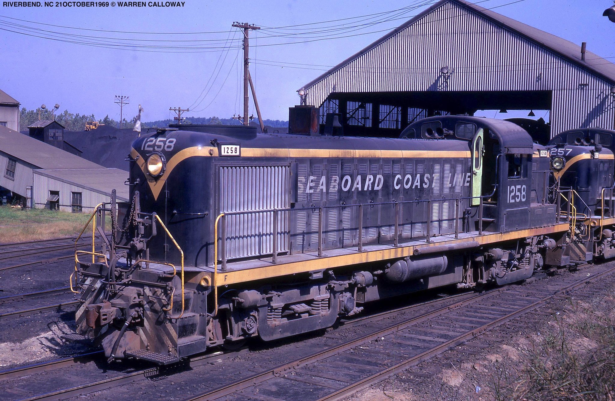 Seaboard Coast Line RS3 No. 1258, a former Piedmont and Northern unit, at Riverbend, North Carolina, on October 21, 1969