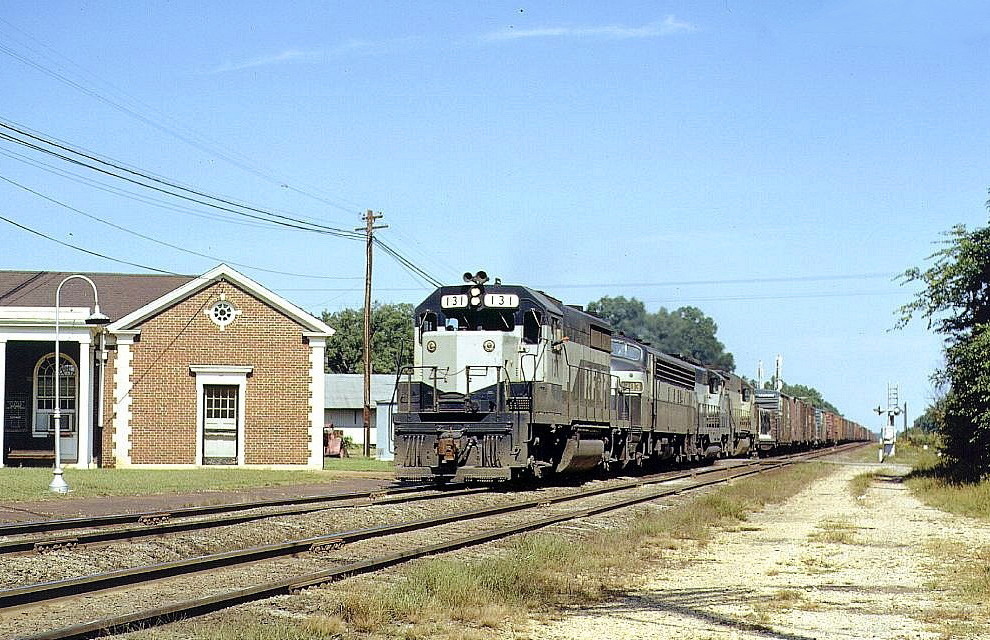 Richmond, Fredericksburg and Potomac GP35 No. 131 on a southbound freight at HN Tower, Doswell, on September 22, 1971