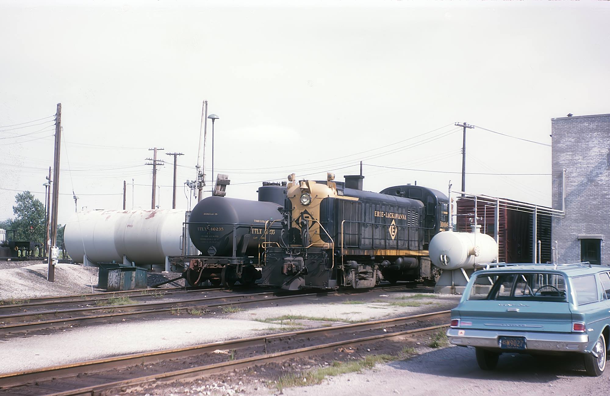 Erie Lackawanna RS3 1006 at the Hammond Indiana engine terminal summer 1961