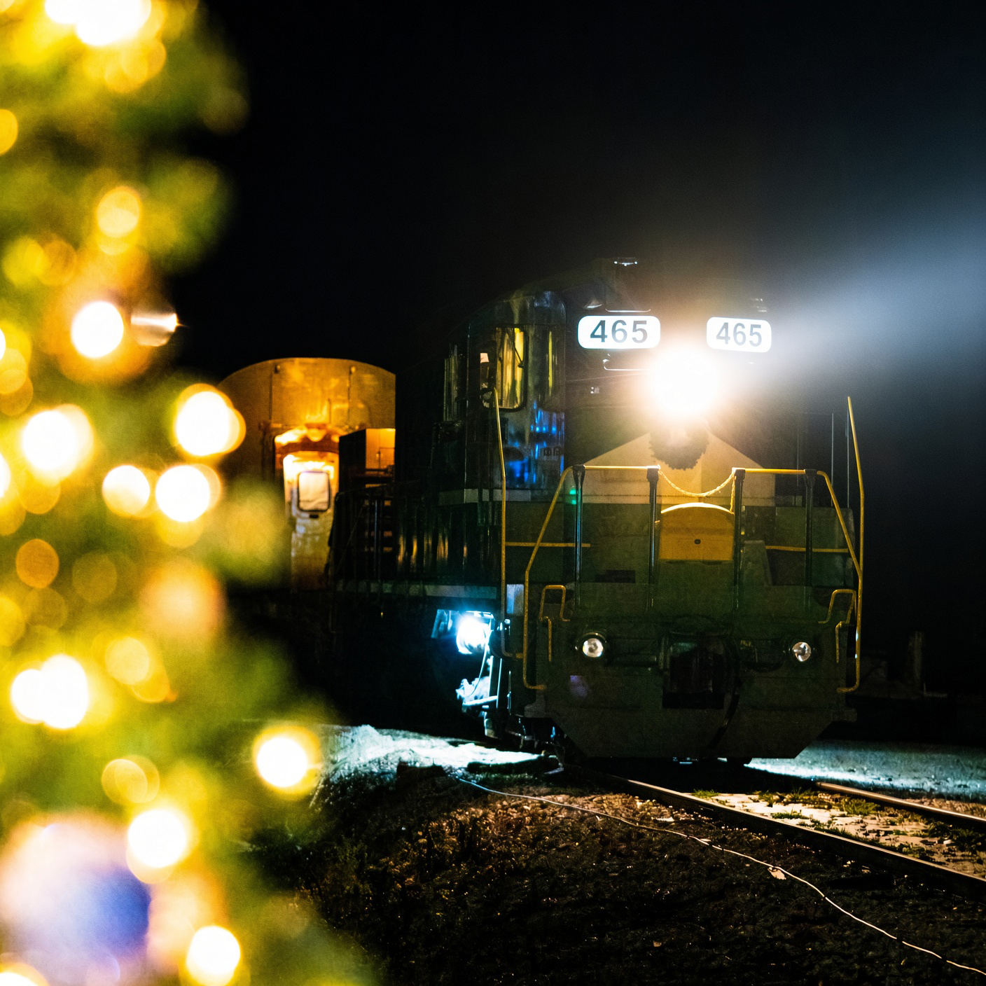 French Lick Scenic Railway GP9 #465 leads a Polar Express excursion