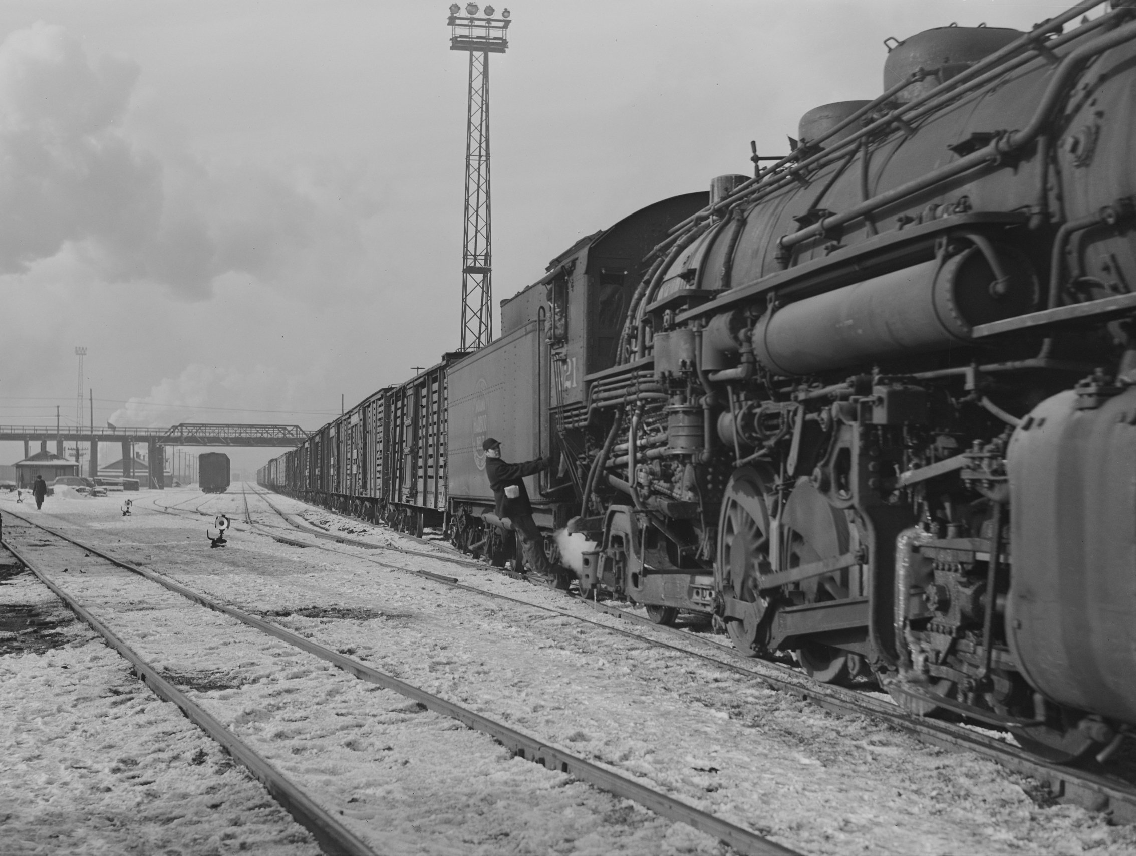 Indiana Harbor Belt 2-8-2 421 at work in Chicago in 1942