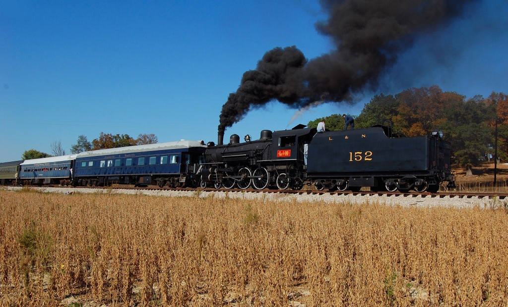 Kentucky Railway Museum train led by 4-6-2 152 at New Haven during the autumn