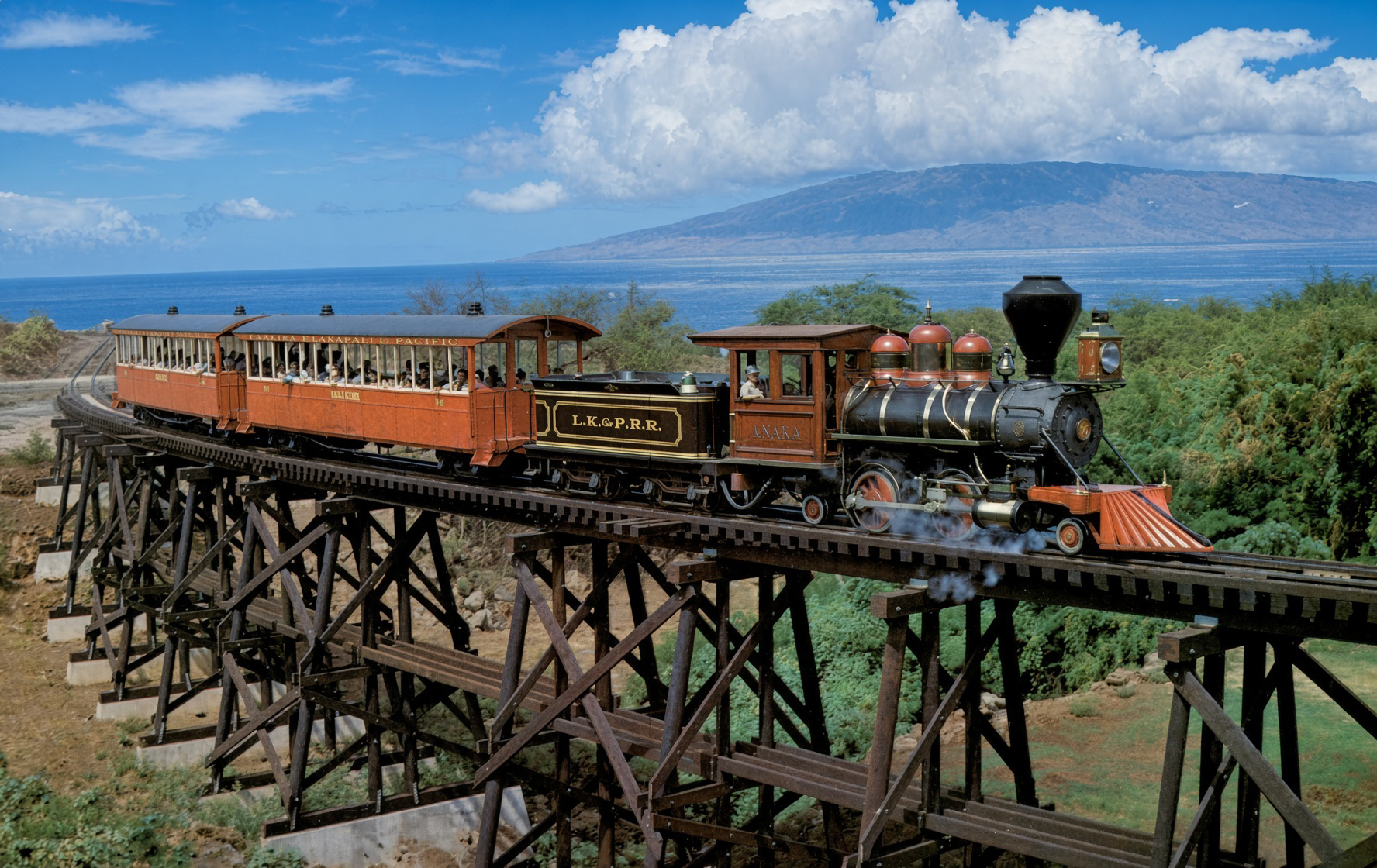 Lahaina Kaanapali and Pacific 0-4-0 Anaka crossing the Kaanapali trestle on the Sugar Cane Train