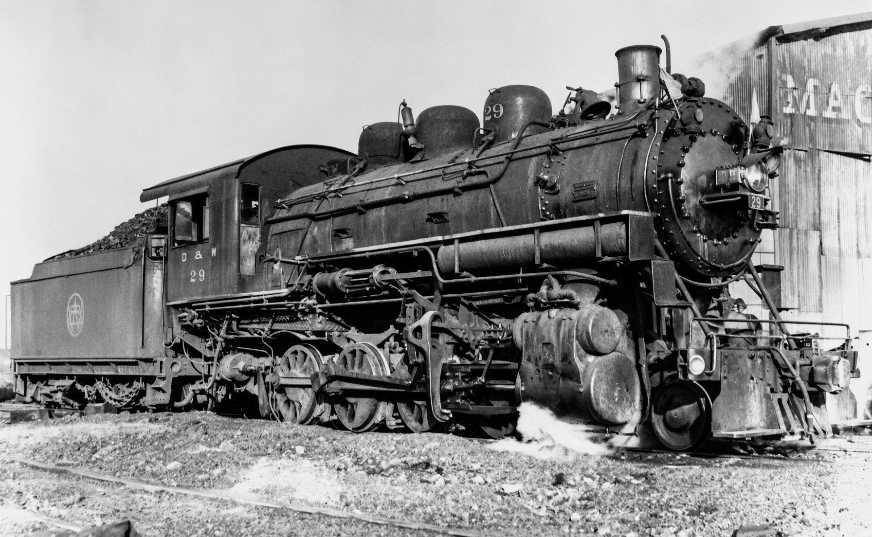 Oneida and Western 2-8-0 No. 29 at Oneida, Tennessee, on November 22, 1951