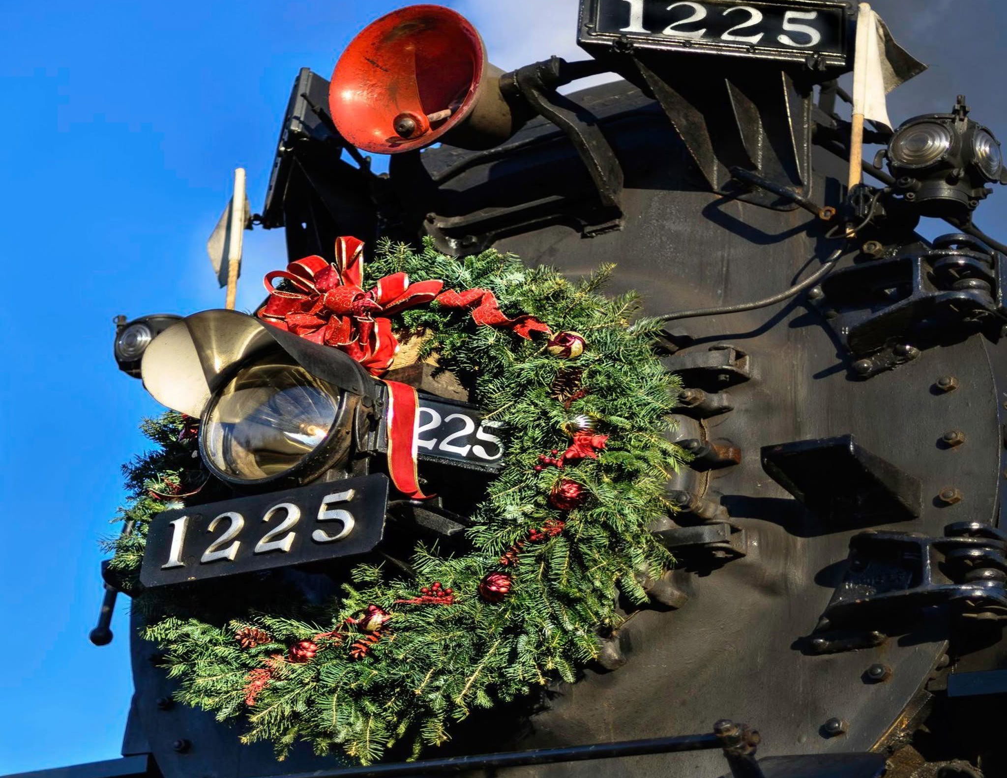 Steam Railroading Institute's Pere Marquette 2-8-4 1225 decorated for Christmas